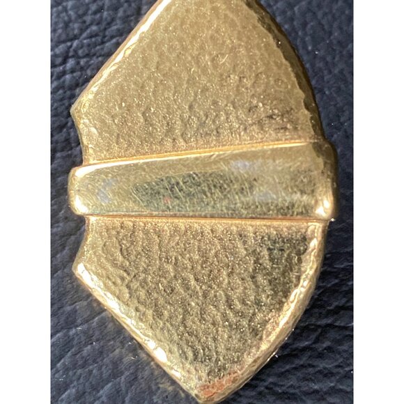 Vintage Monet Gold-Tone Shield Clip-On Earrings Retro Geometric Design J0221 - Picture 2 of 7